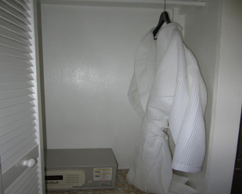 Narakiel'S Inn Roseau Habitación foto